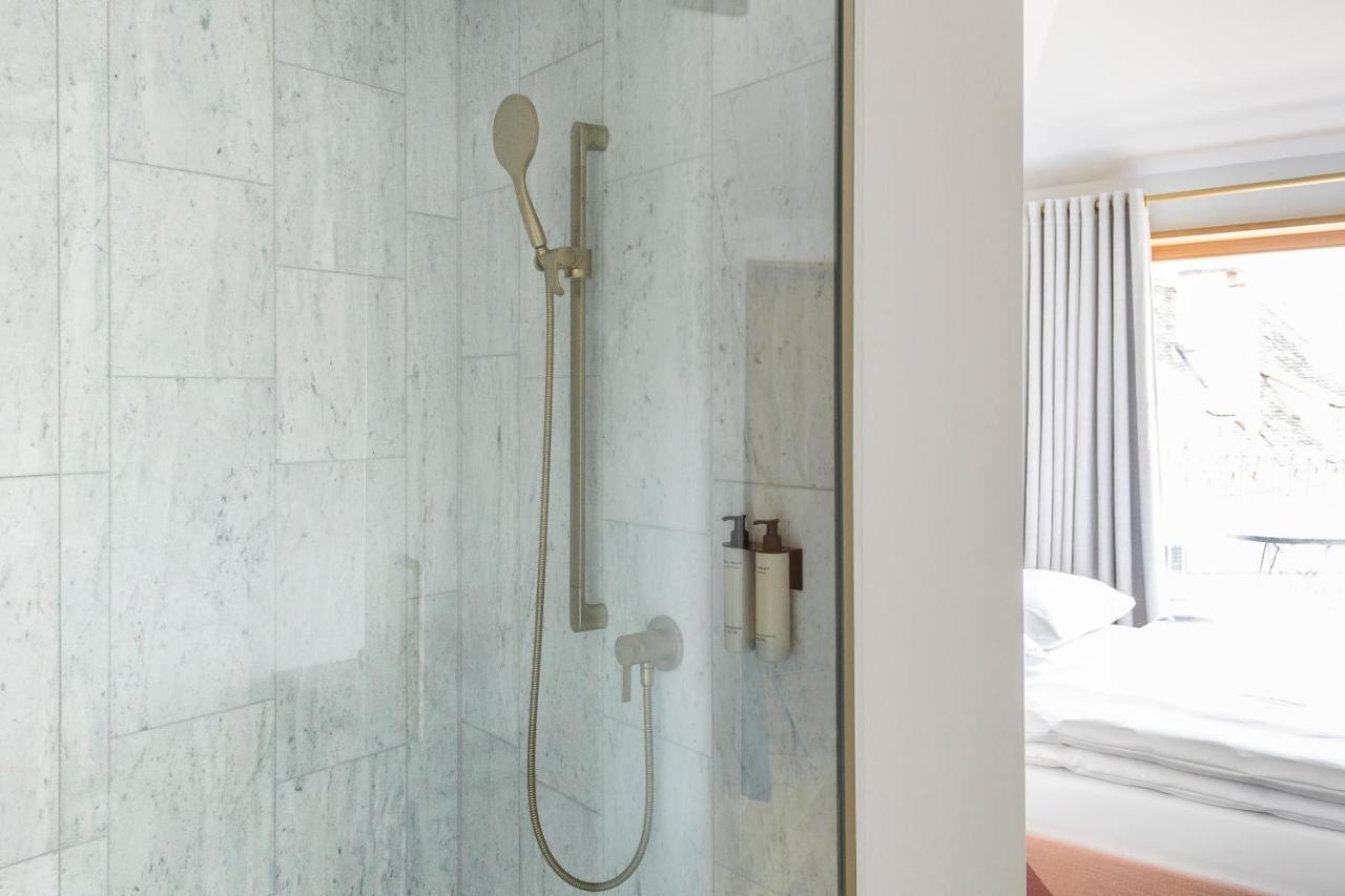Kai 36 - Hotel Zwischen Fels Und Fluss グラーツ エクステリア 写真 A shower