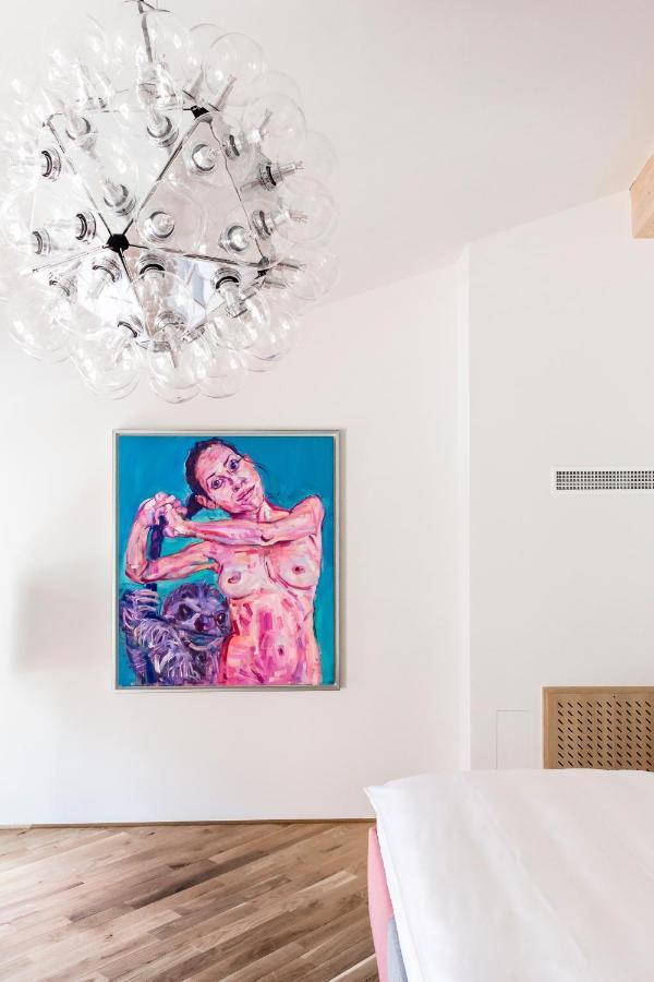 Kai 36 - Hotel Zwischen Fels Und Fluss グラーツ エクステリア 写真 Painting by Yana Borisova