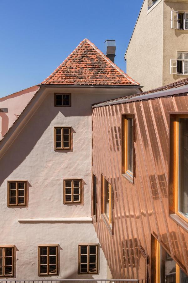 Kai 36 - Hotel Zwischen Fels Und Fluss グラーツ エクステリア 写真 Copper cladding on a house in Regensburg, Germany