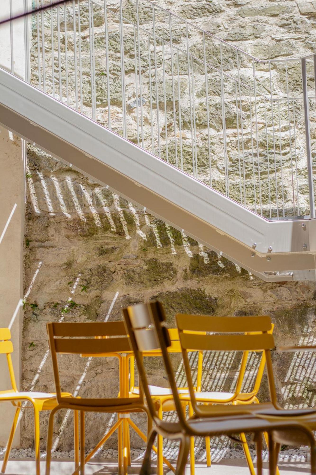 Kai 36 - Hotel Zwischen Fels Und Fluss グラーツ エクステリア 写真 Detail of the staircase