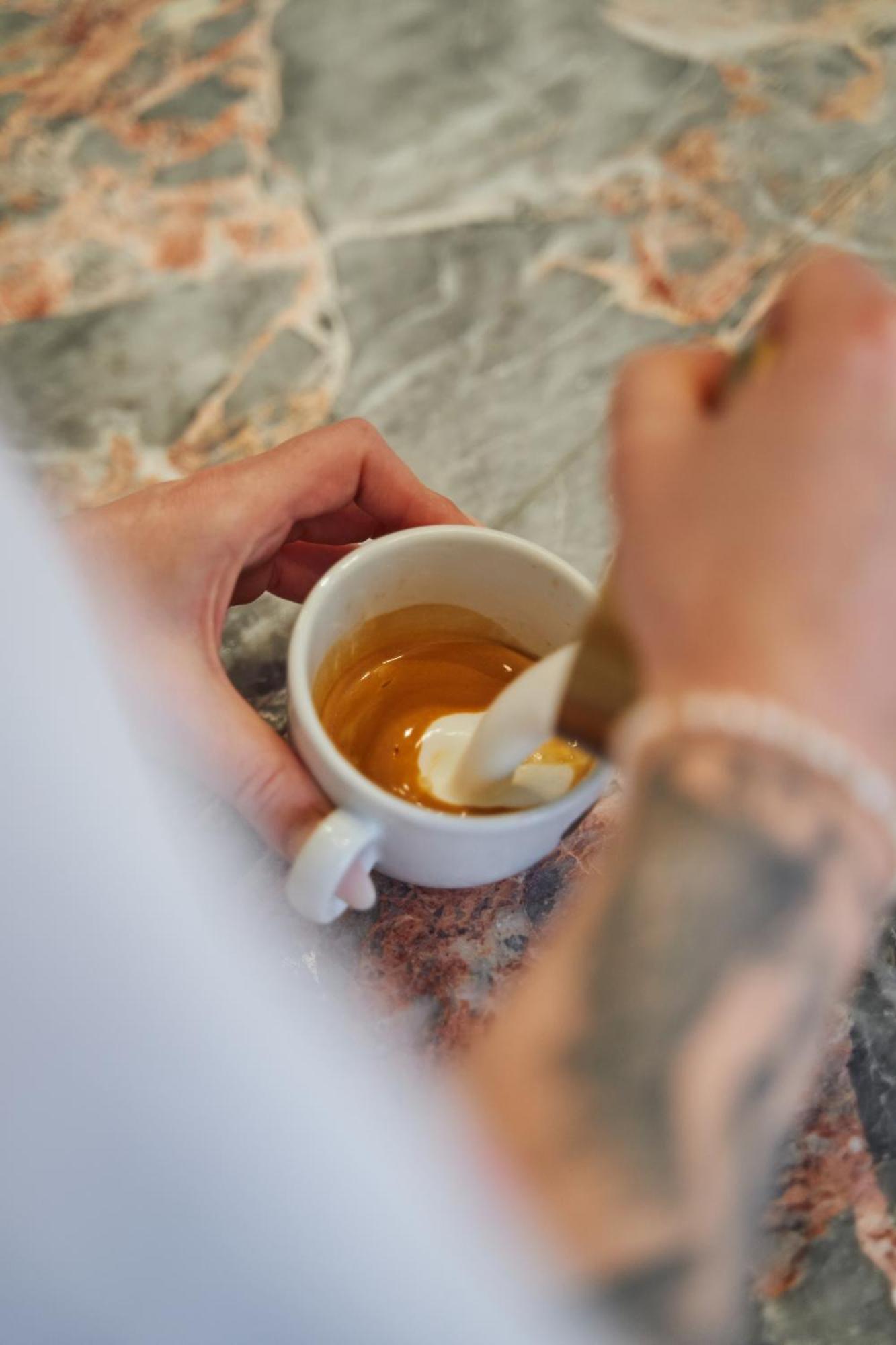 Kai 36 - Hotel Zwischen Fels Und Fluss グラーツ エクステリア 写真 Preparation of a cup of turmeric milk