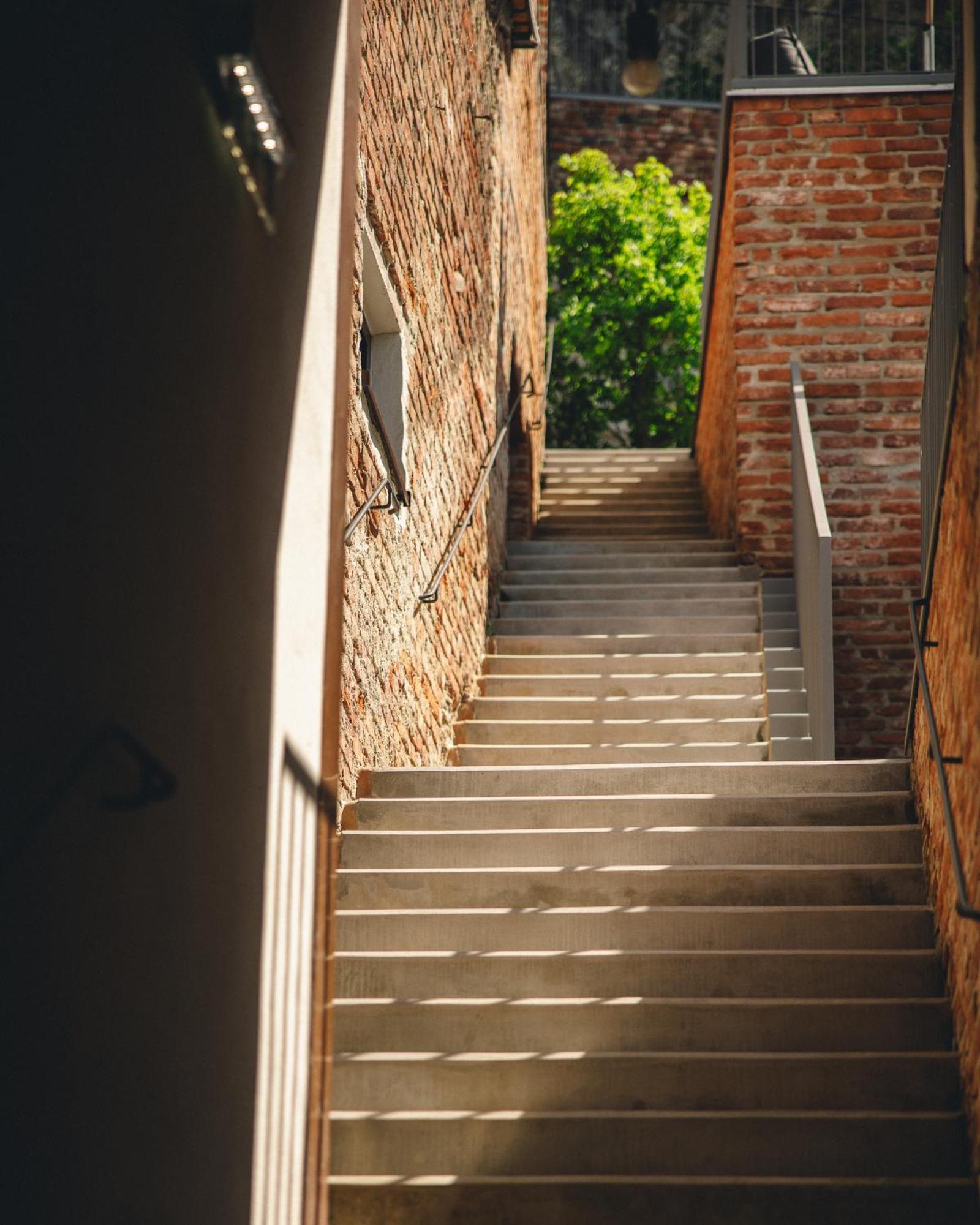 Kai 36 - Hotel Zwischen Fels Und Fluss グラーツ エクステリア 写真 The staircase